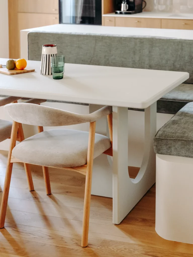 Barbusse-banquette-repas-sur-mesure