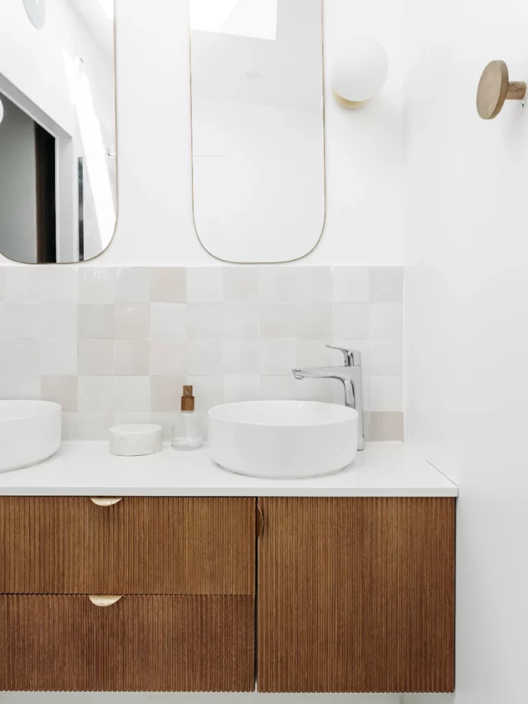 beranger-salle-de-bain-bois-fonce-noyer