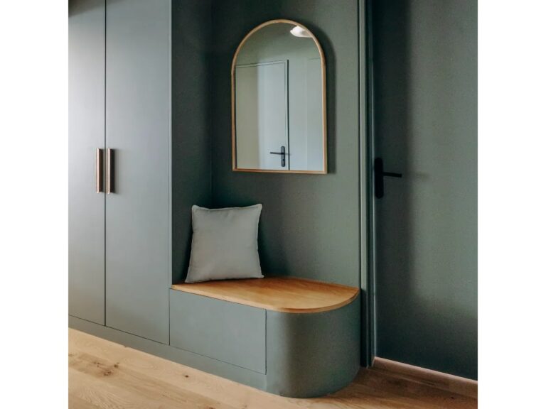 Barbusse-entrée-fonctionnelle-miroir-dressing-banquette-rangement - 1